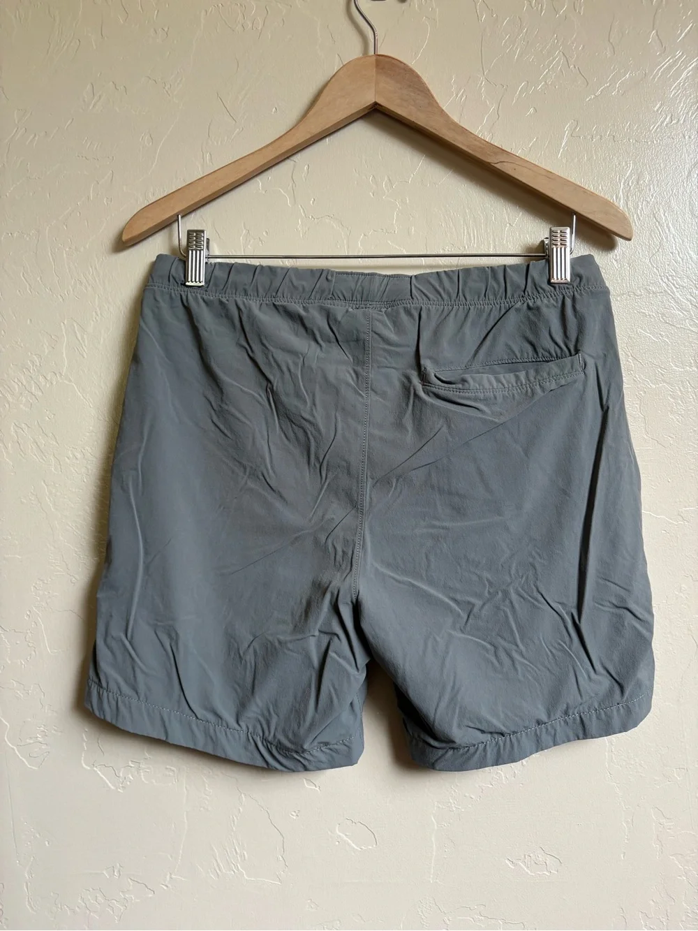 Abercrombie & Fitch Men’s Green Lightweight Nylon Shorts Size Small 6 in Inseam